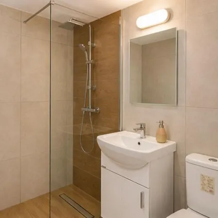 Gazde/Camere de închiriat Luxury Hideaway *